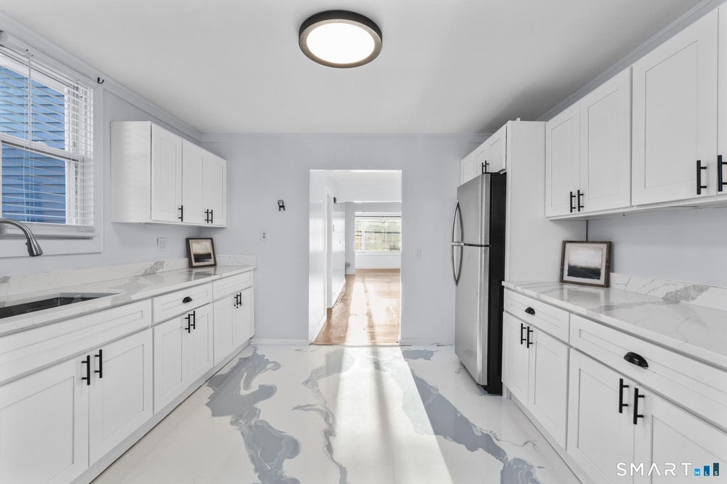 315 Marion Street - Photo 21