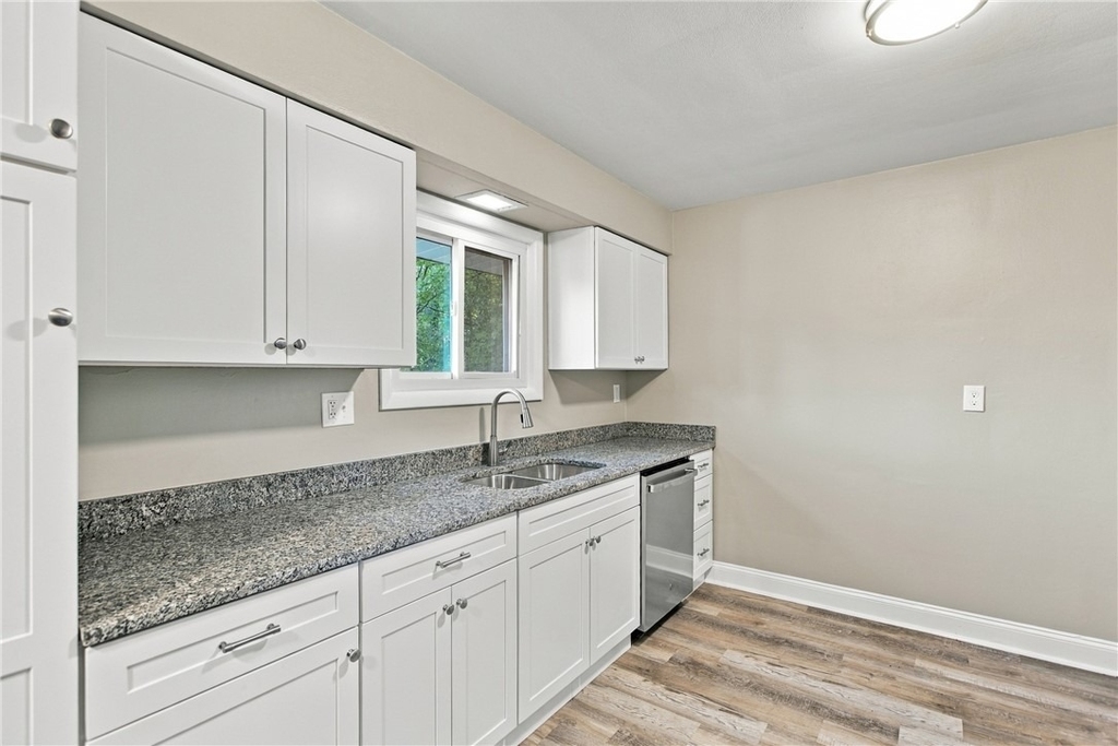 180 Highland Drive - Photo 5