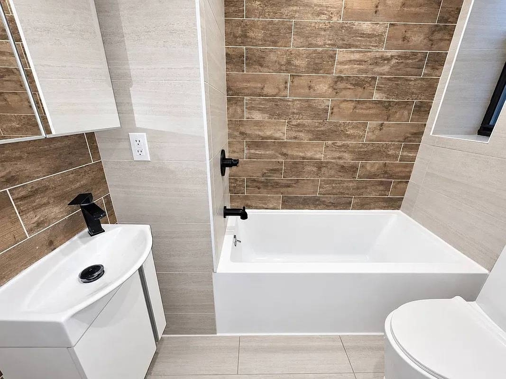 565 Saint Johns Pl - Photo 4