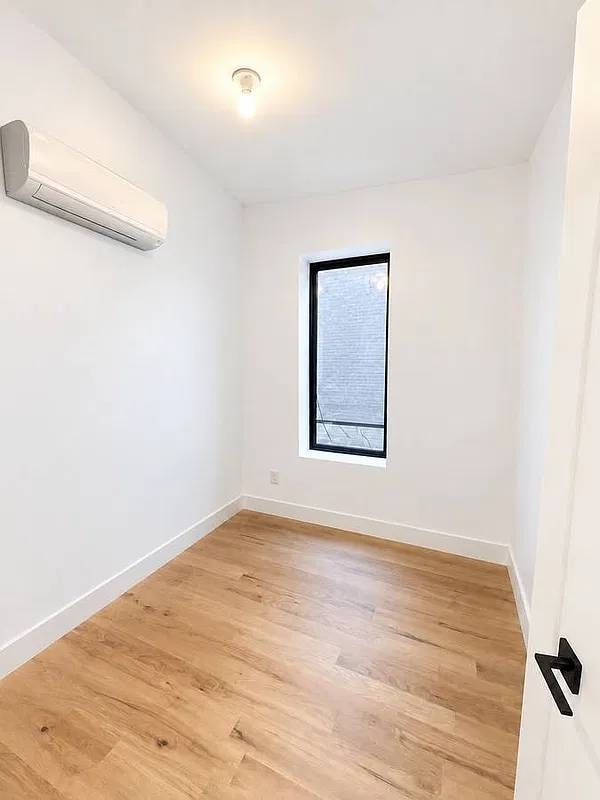 565 Saint Johns Pl - Photo 3