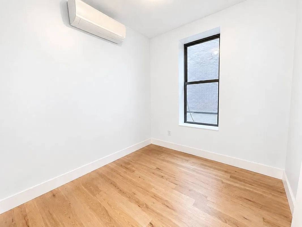 565 Saint Johns Pl - Photo 1