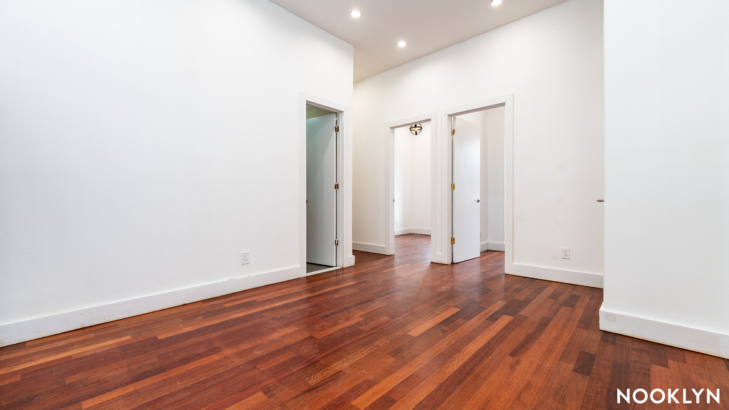 276 Boerum St - Photo 10