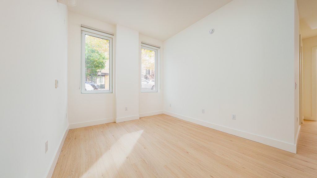 733 Lincoln Pl - Photo 5