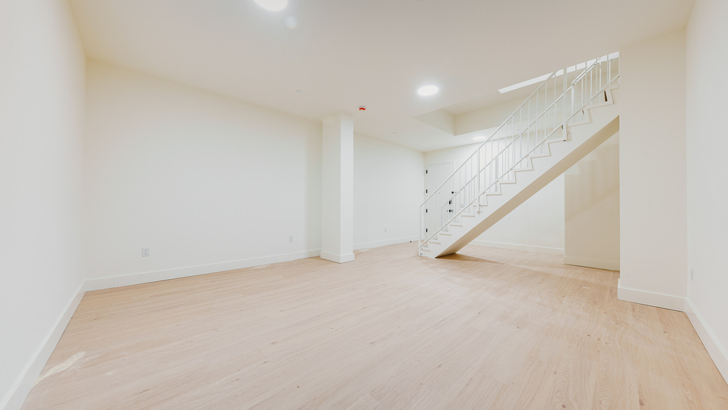 733 Lincoln Pl - Photo 8
