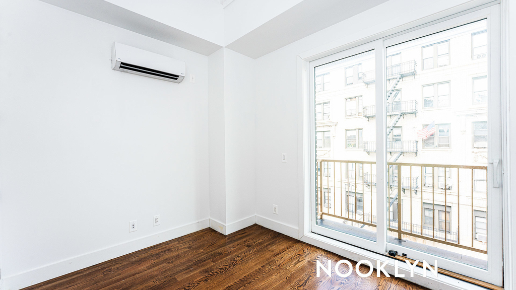 85 Graham Ave - Photo 4