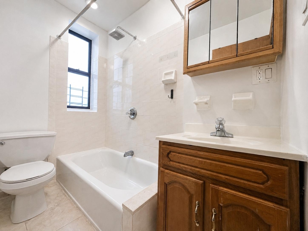 10 Adrian Avenue - Photo 11