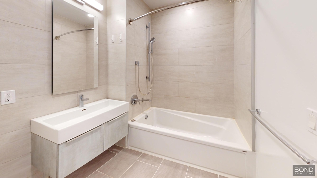 144-74 Northern Boulevard - Photo 17