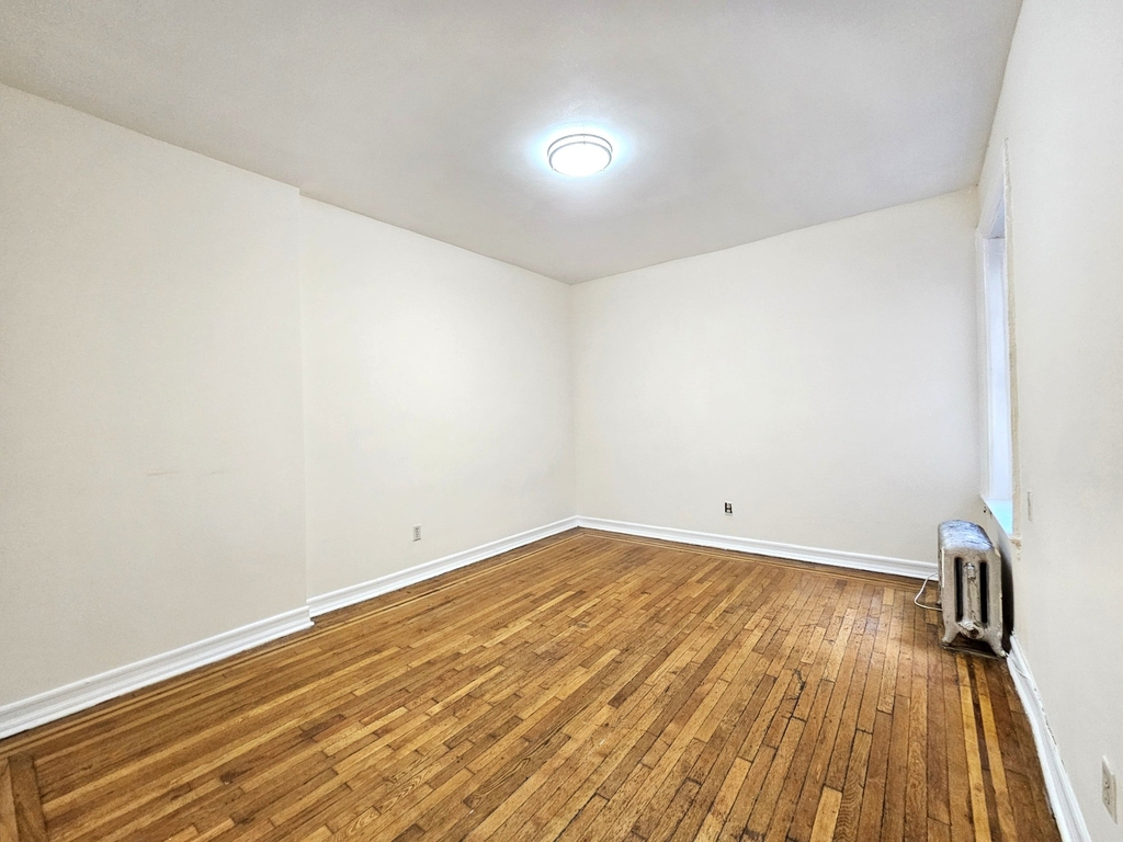536 Fort Washington Avenue - Photo 2