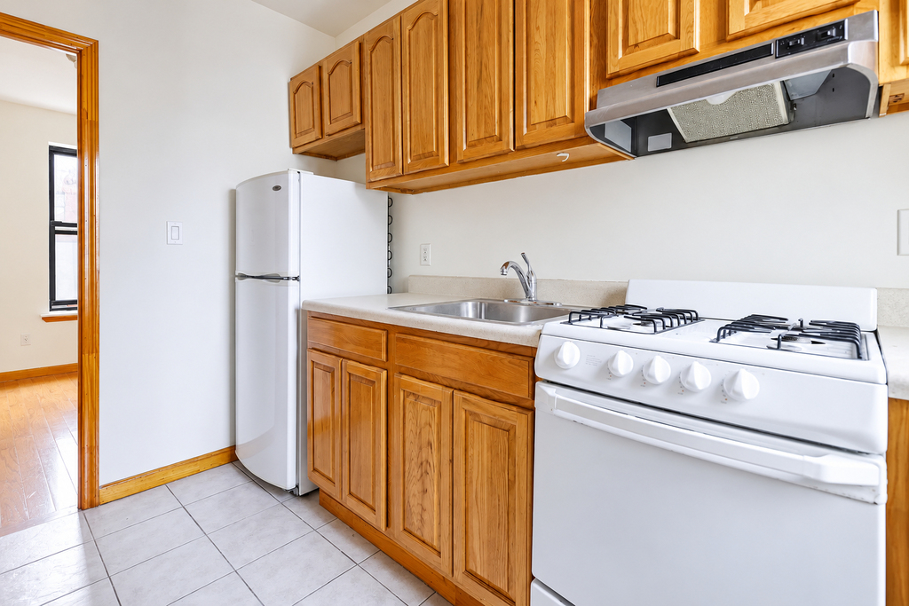 328 East 14th St - Photo 1