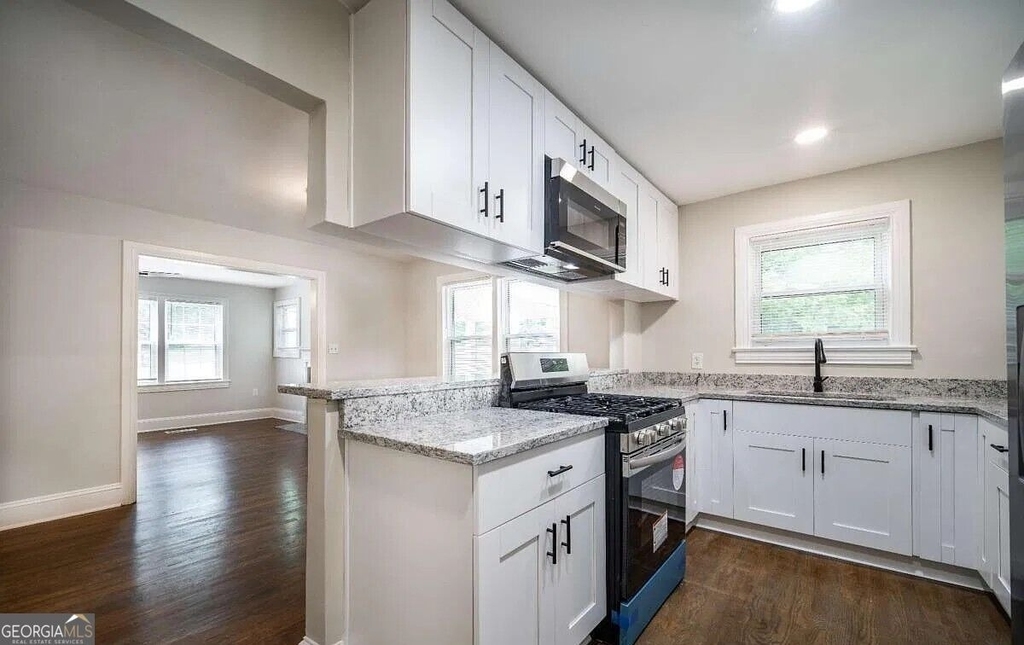 2137 Delowe Drive - Photo 8