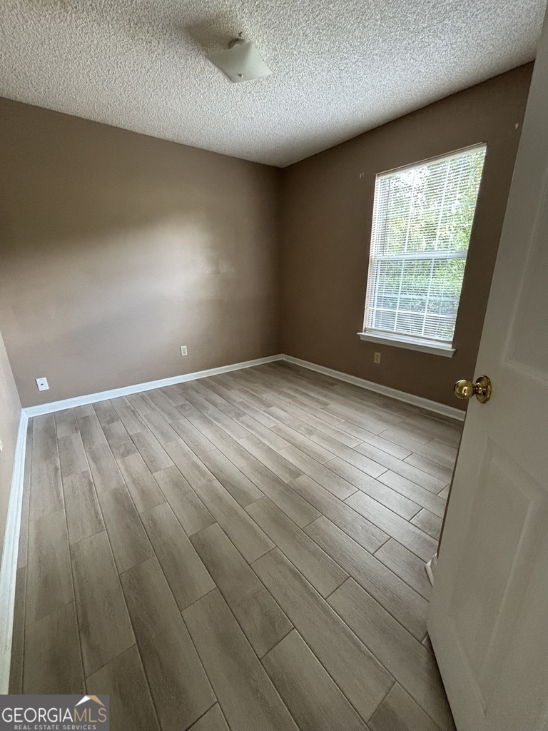 183 Talbot Court - Photo 8