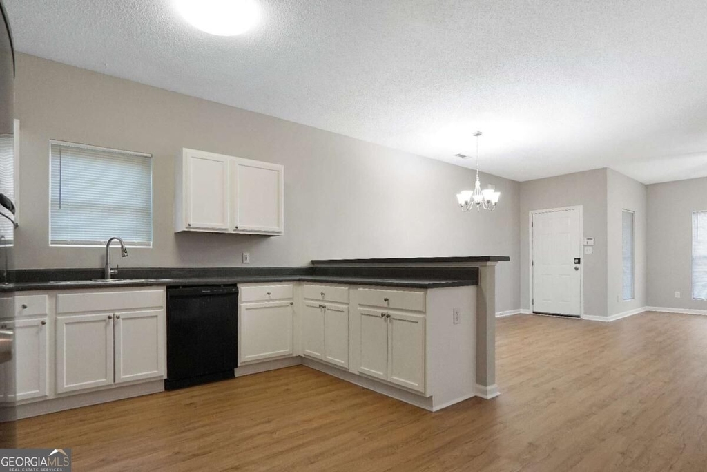 7230 Oakley Court - Photo 5
