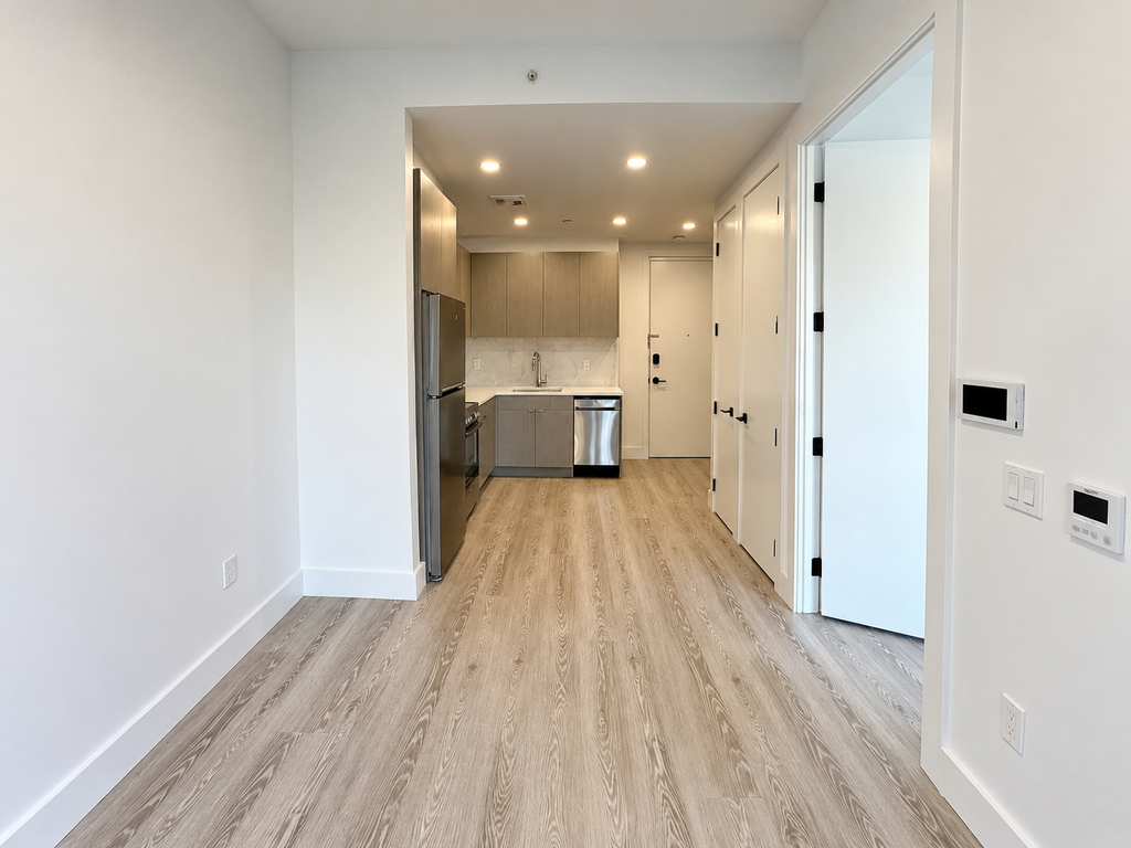 706 East 32nd Street - Photo 5