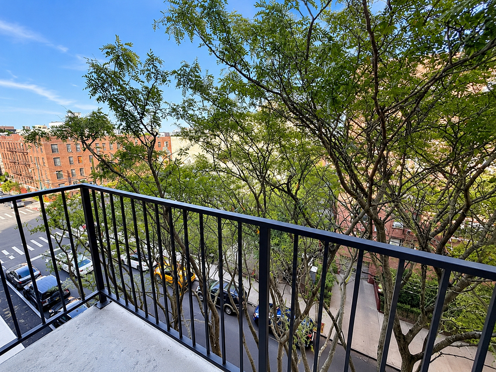 706 East 32nd Street - Photo 8
