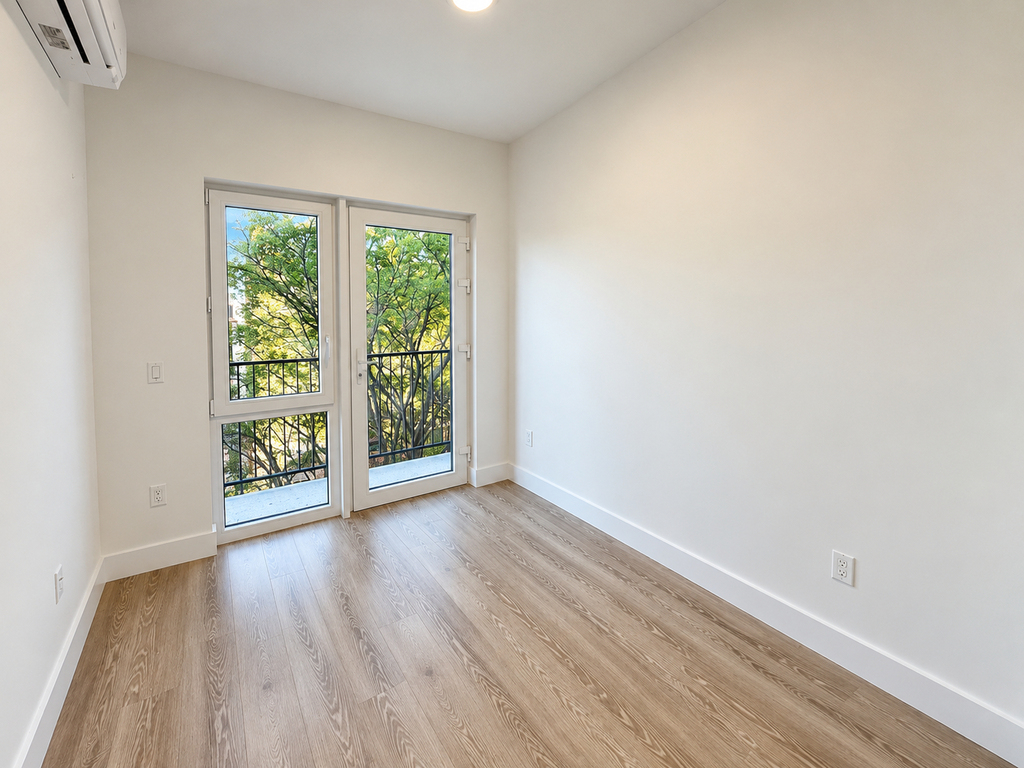 706 East 32nd Street - Photo 4