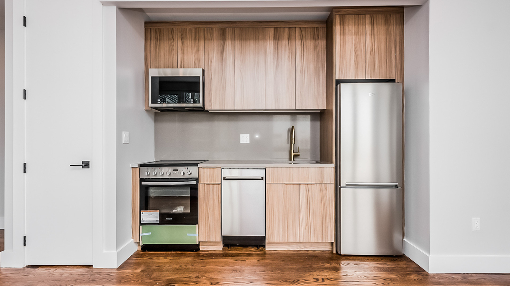 11-24 31st Dr 11106 - Photo 12