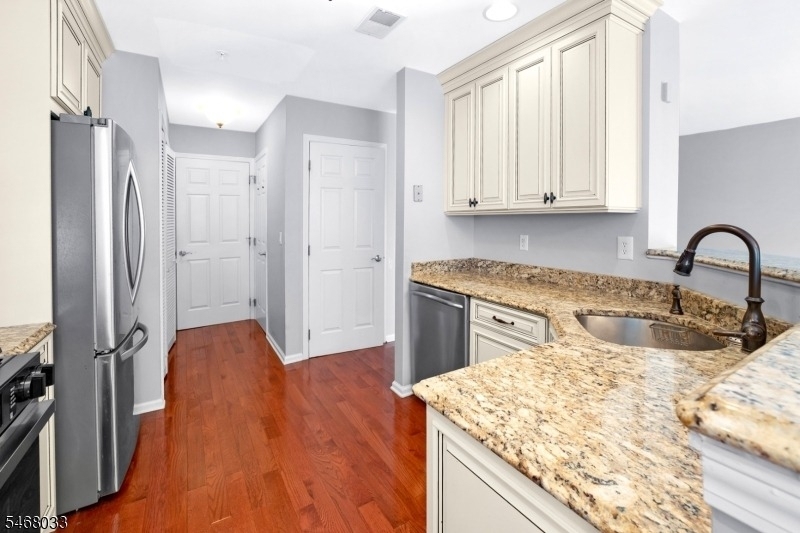 418 Dalton Ct - Photo 9