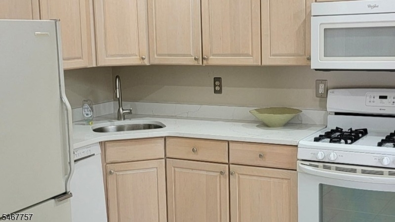 140 Potomac Dr - Photo 1