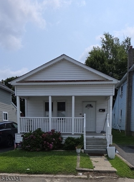 301 Center St - Photo 1