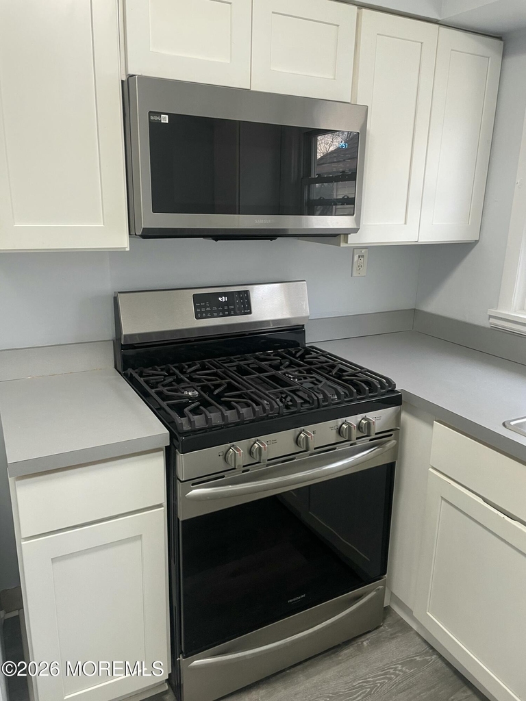 54 4th Avenue - Photo 2