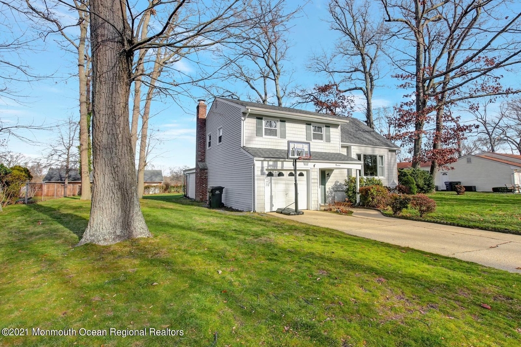 13 Roslyn Drive - Photo 2