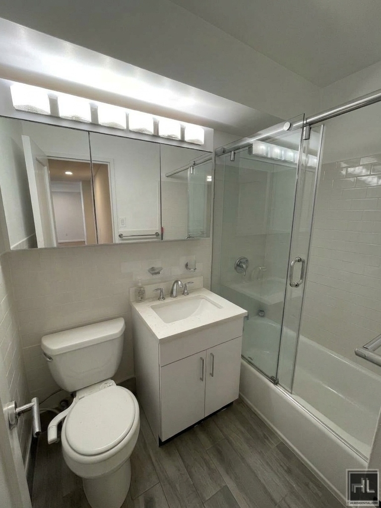 East 56 Street - Photo 6