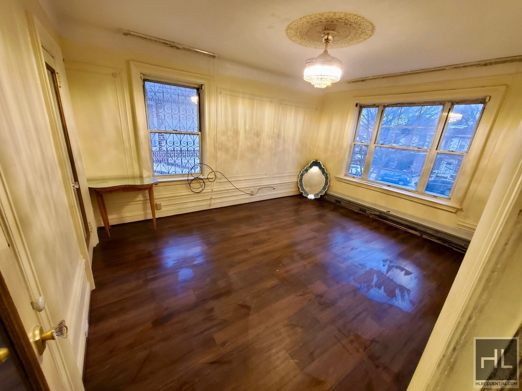 8015 21 Avenue - Photo 5