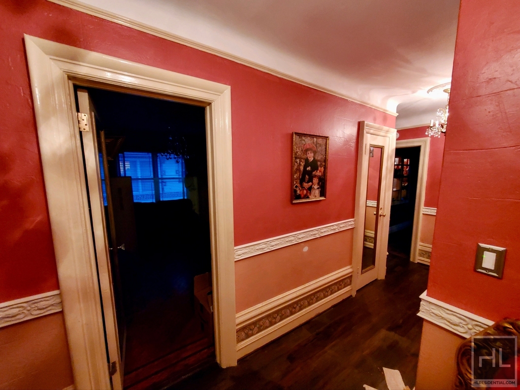 8015 21 Avenue - Photo 13