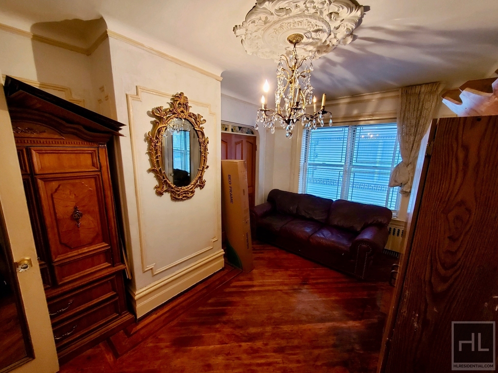 8015 21 Avenue - Photo 7