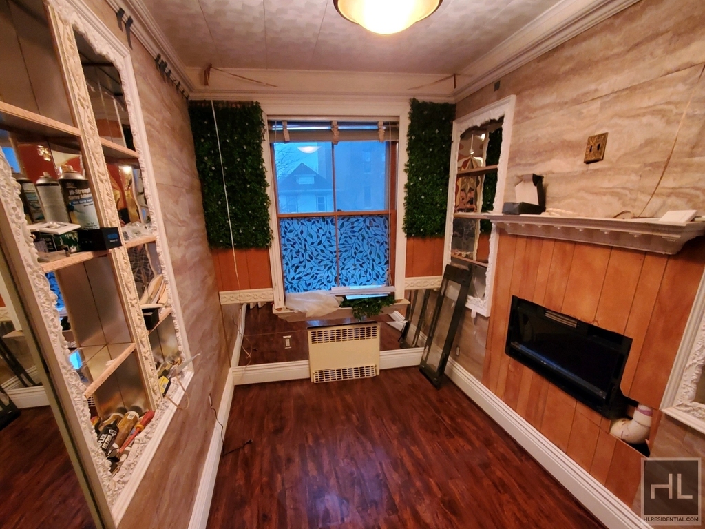 8015 21 Avenue - Photo 11