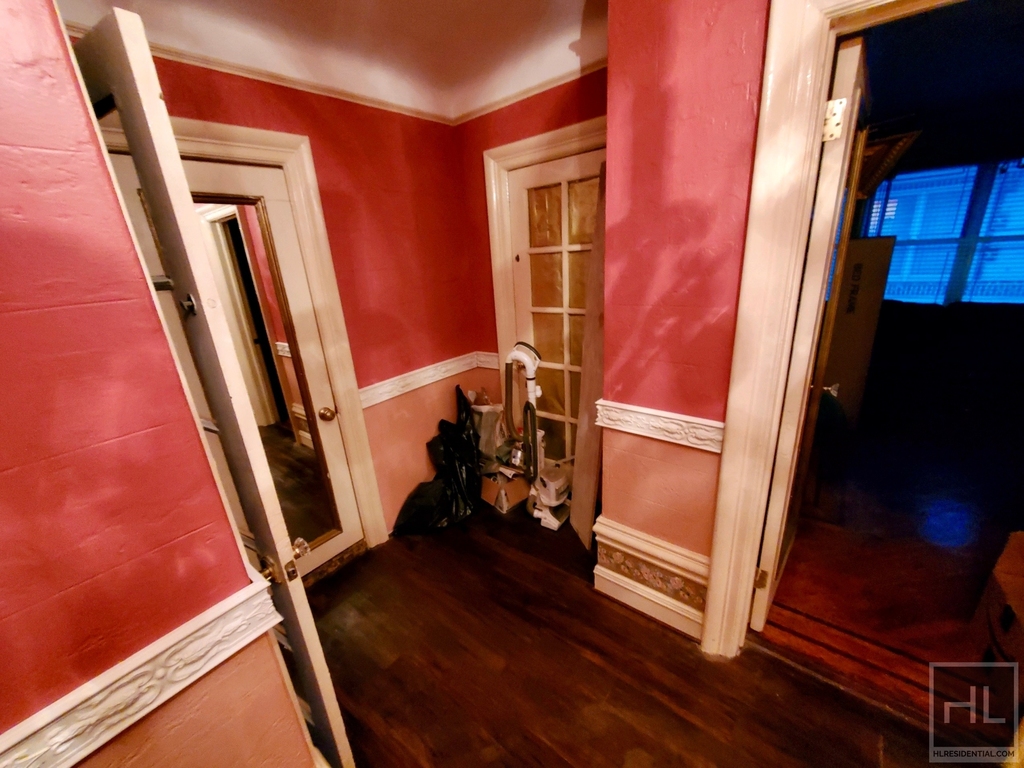 8015 21 Avenue - Photo 14