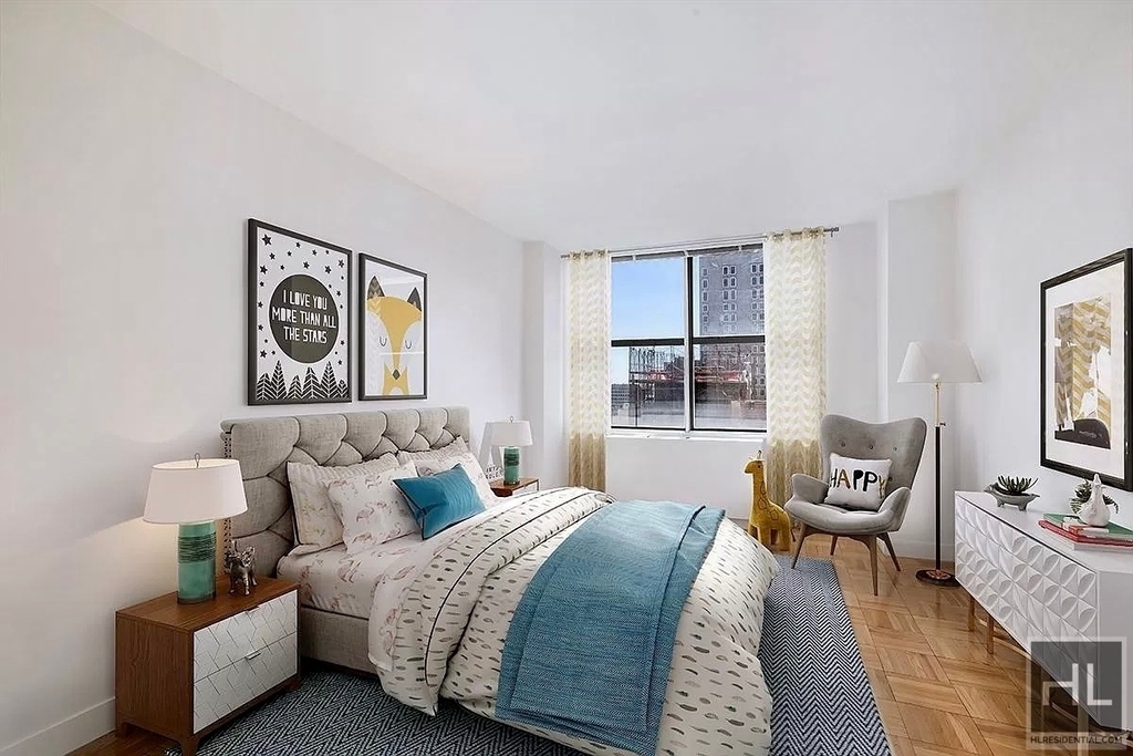 York Avenue - Photo 2