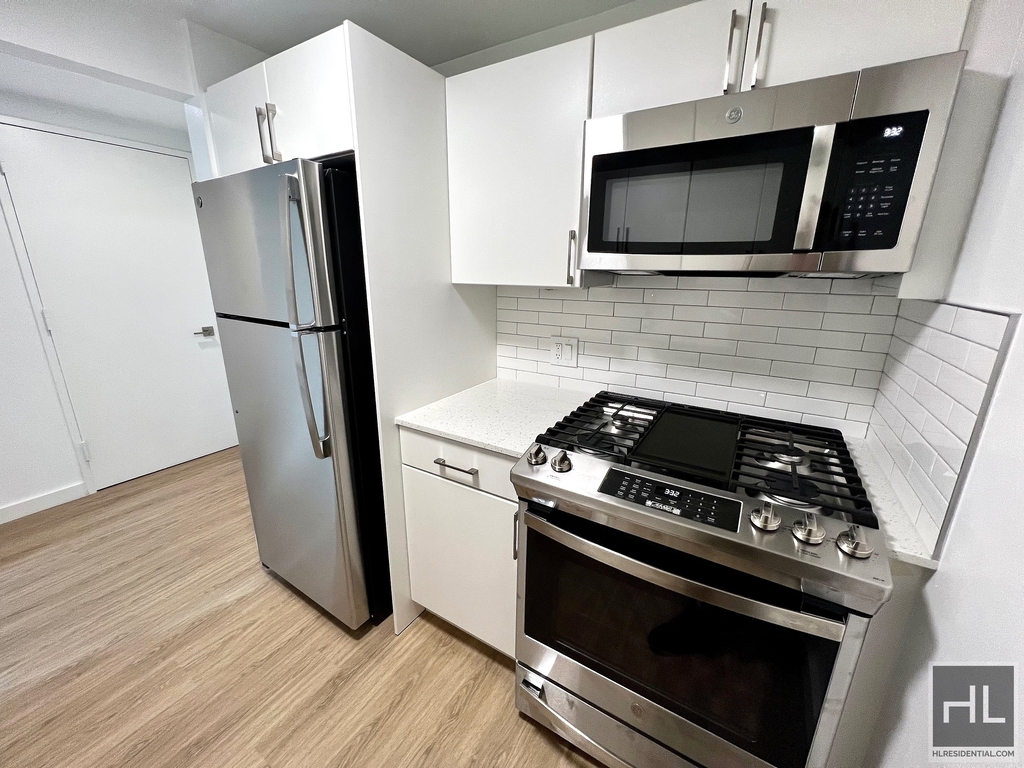 West 37th Street - Photo 1