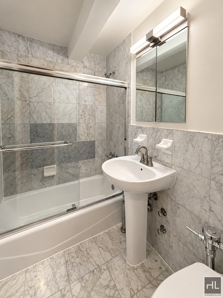 West 16 Street - Photo 6