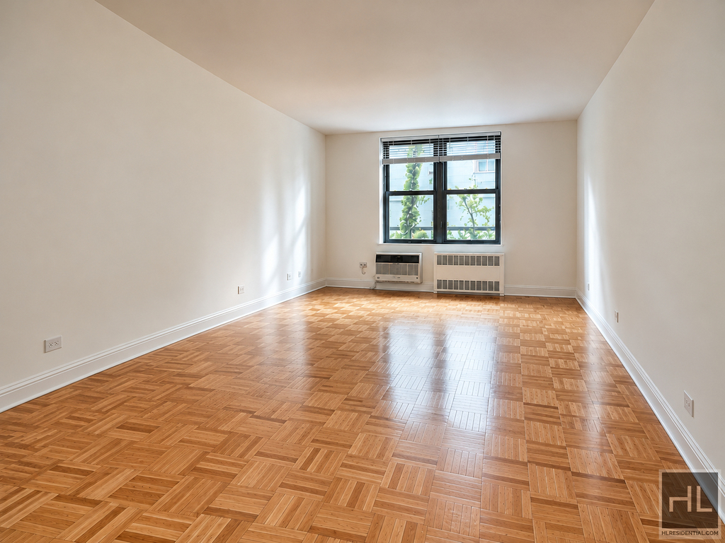 West 16 Street - Photo 1