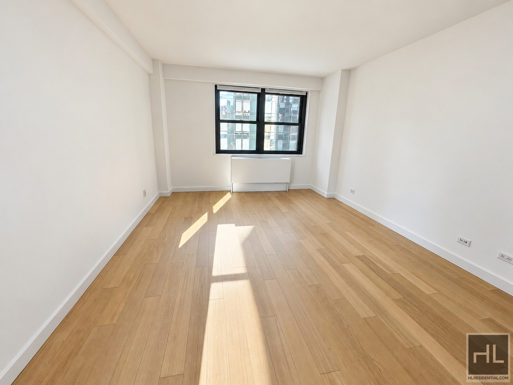 East 39th Street - Photo 0