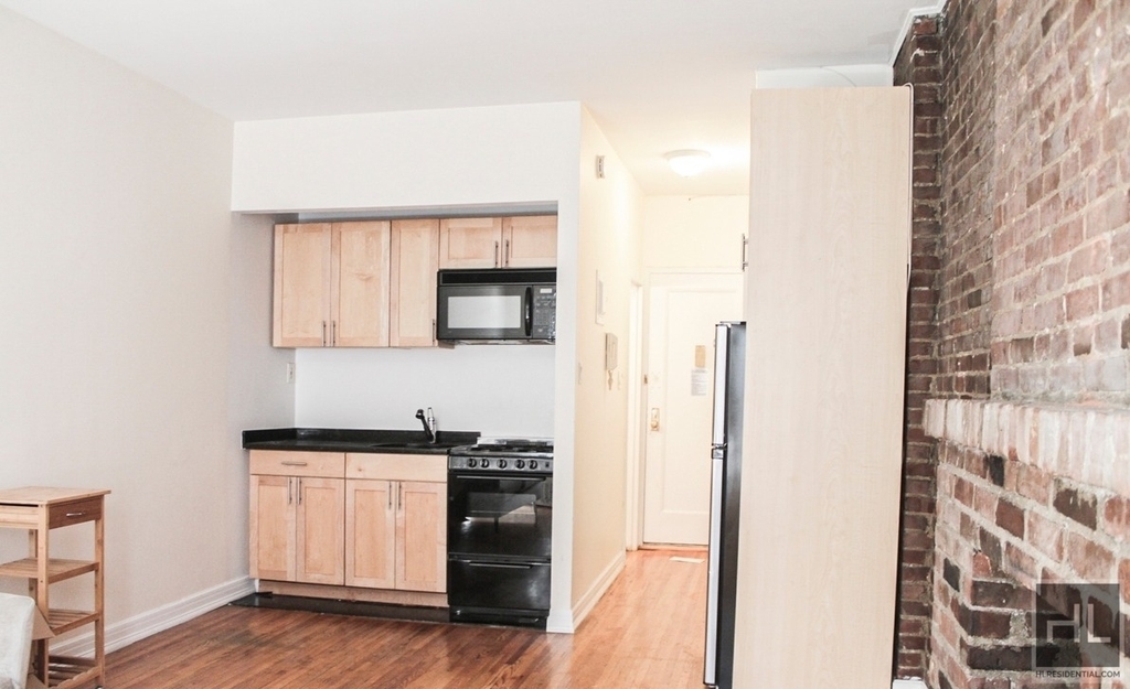 East 84 Street - Photo 2