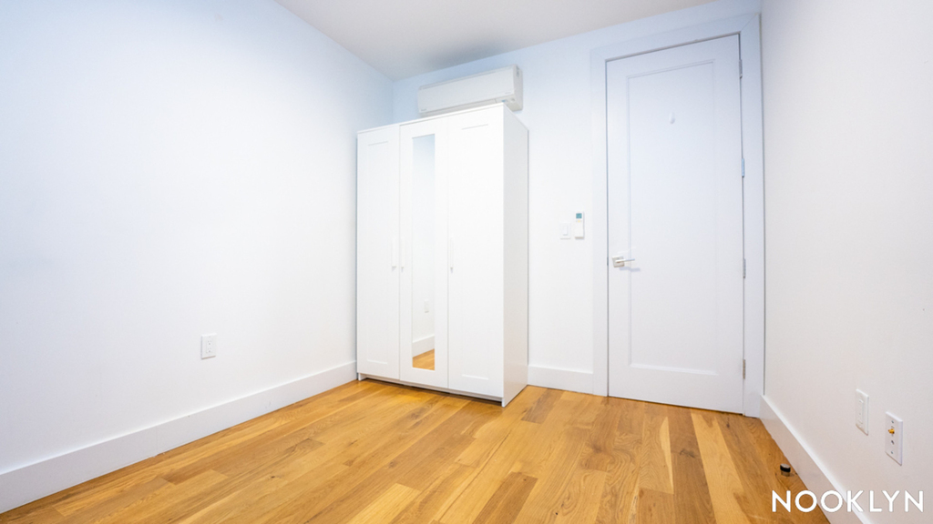 223 E 96th St 10128 - Photo 10