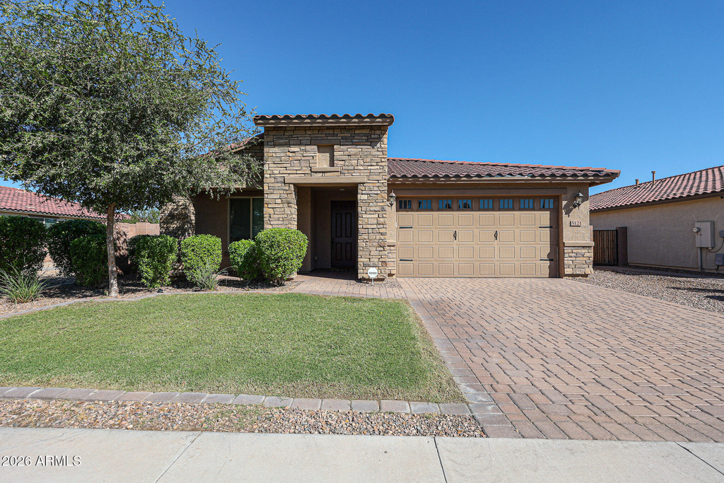 5121 N 81st Avenue - Photo 0