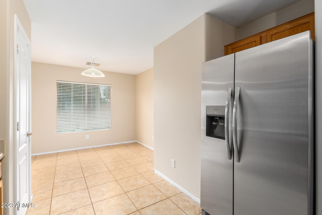 946 S 166th Avenue - Photo 5