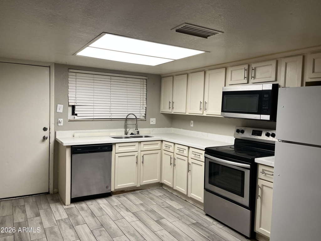 8122 N 33rd Avenue - Photo 1