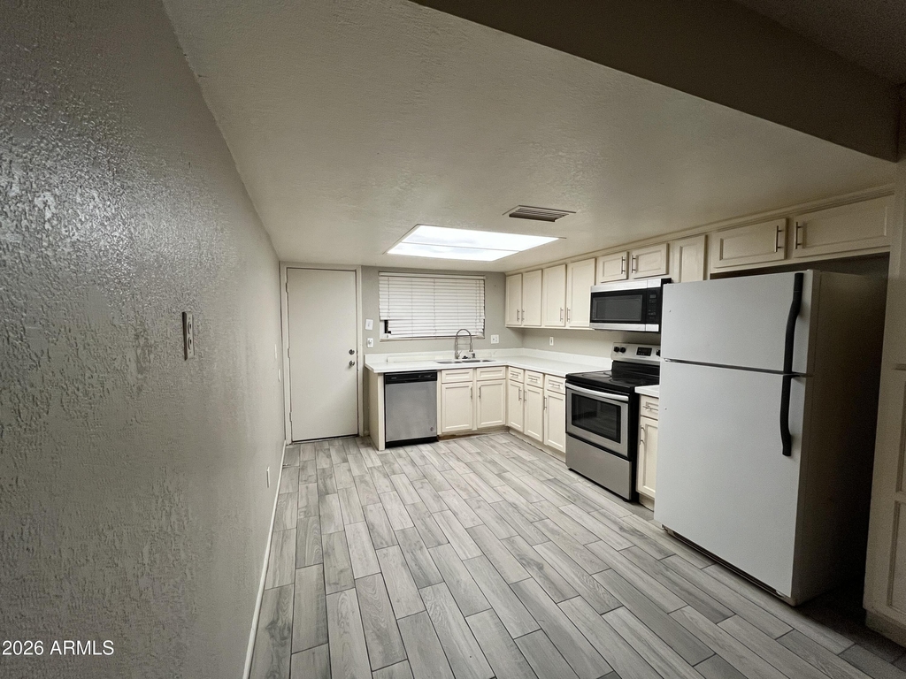8122 N 33rd Avenue - Photo 2