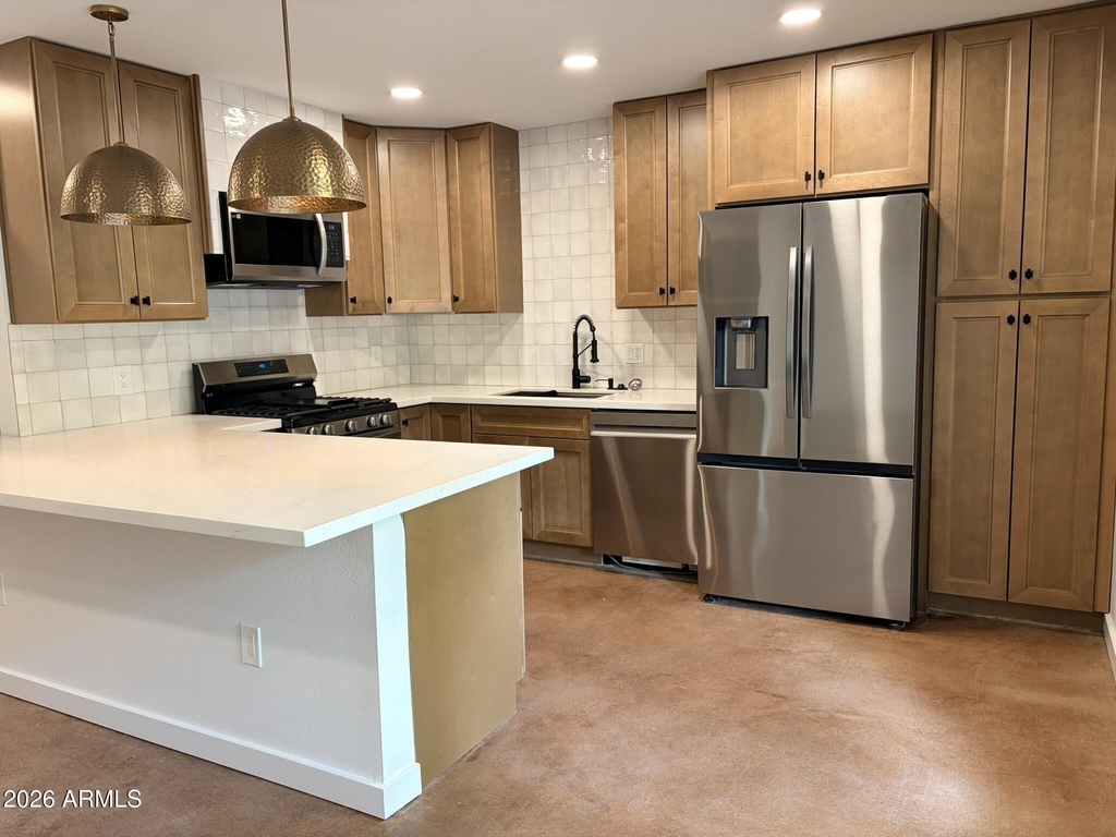 4950 N Miller Road - Photo 0