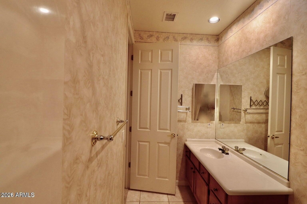 13614 N 12th Place - Photo 21