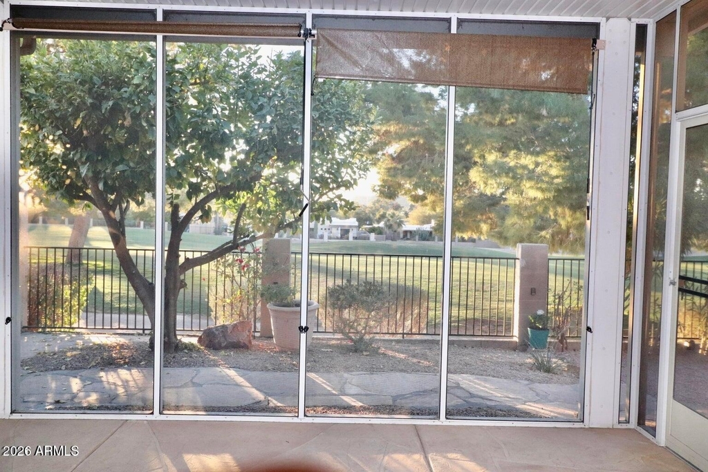 13614 N 12th Place - Photo 32