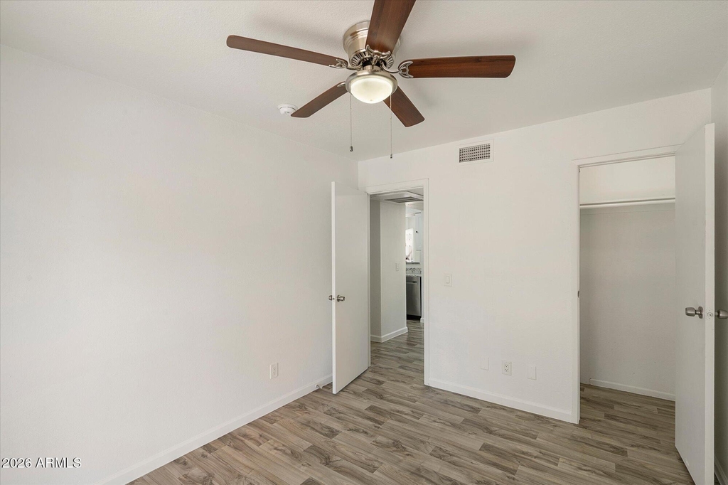 1346 E Mountain View Road - Photo 11