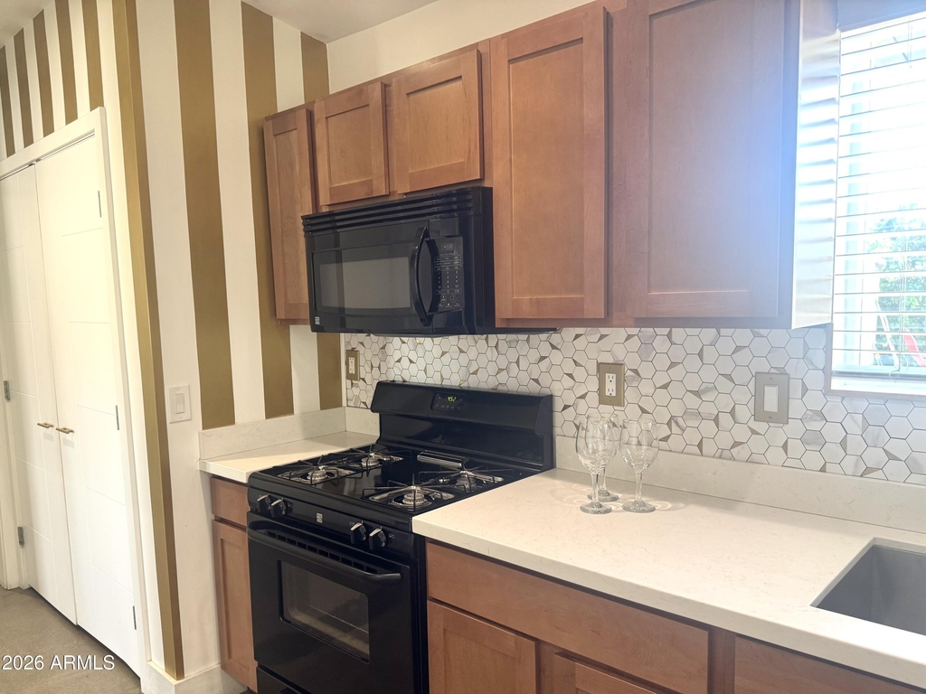 706 E Whitton Avenue - Photo 3