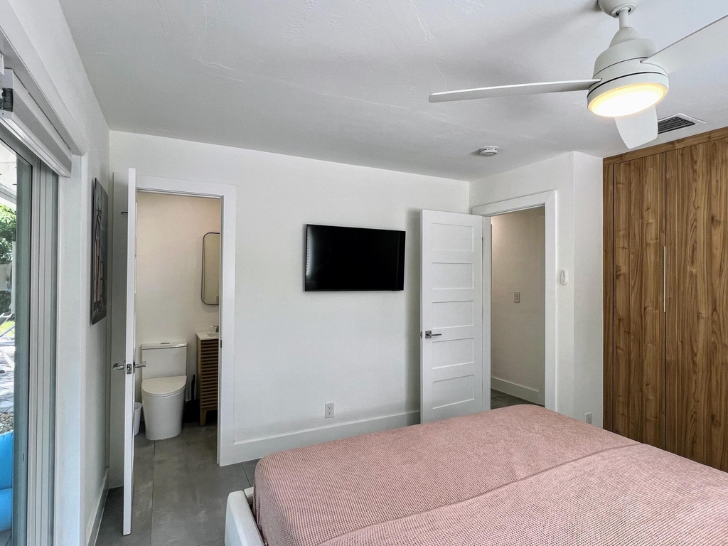 317 Nw 26th Court - Photo 27