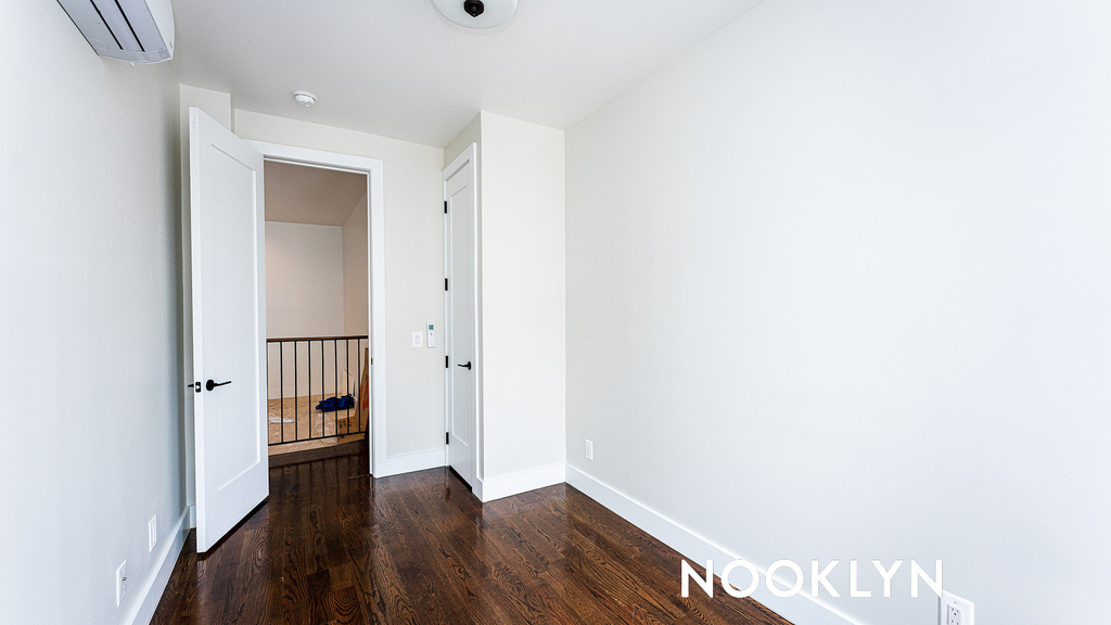 85 Graham Ave 11206 - Photo 7
