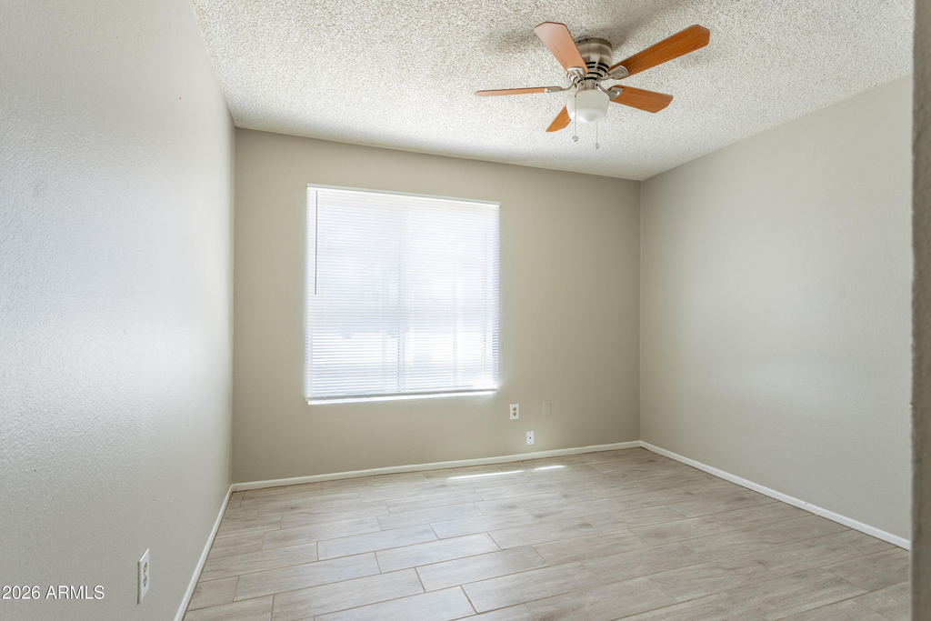 1705 W Mission Drive - Photo 3